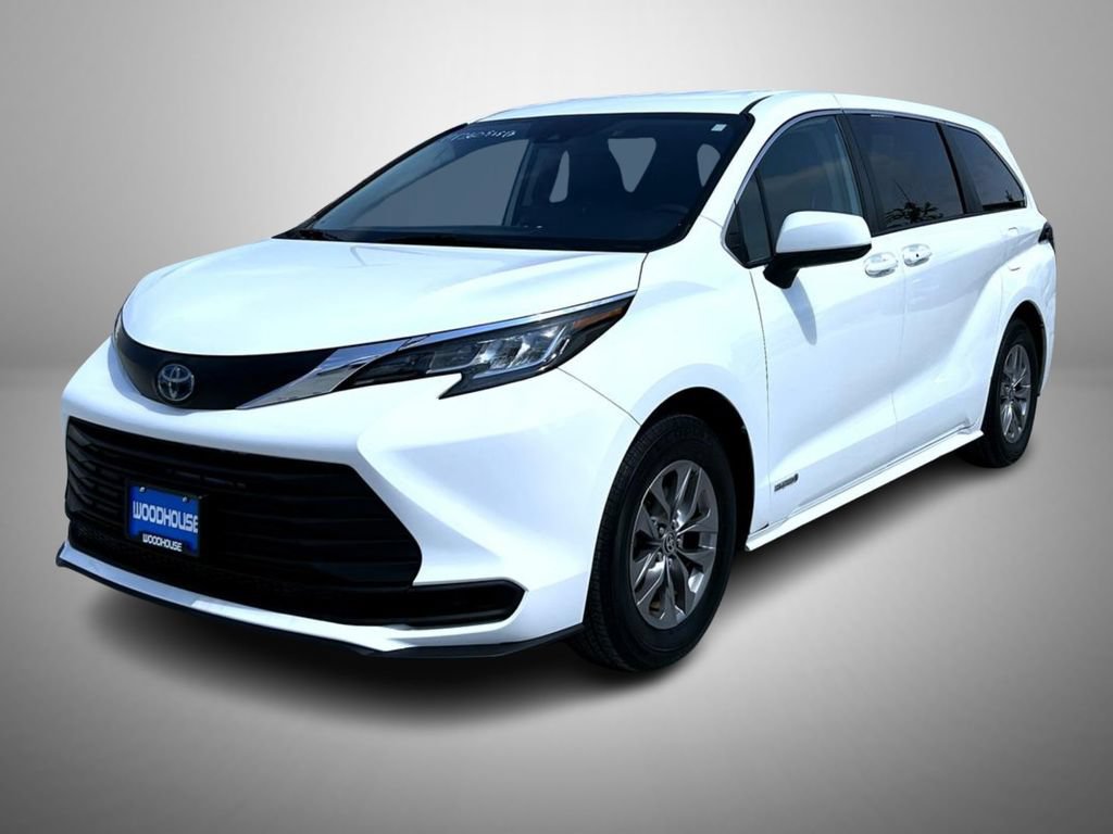 Used 2021 Toyota Sienna LE FWD image 1