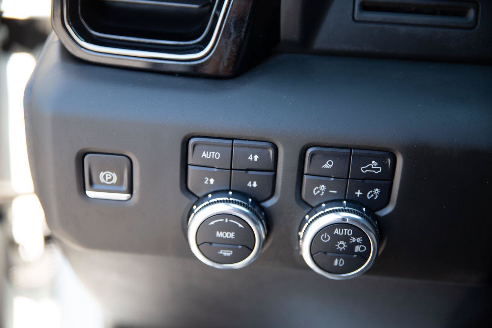 Used 2025 GMC Sierra 2500 AT4 AWD/4WD image 19