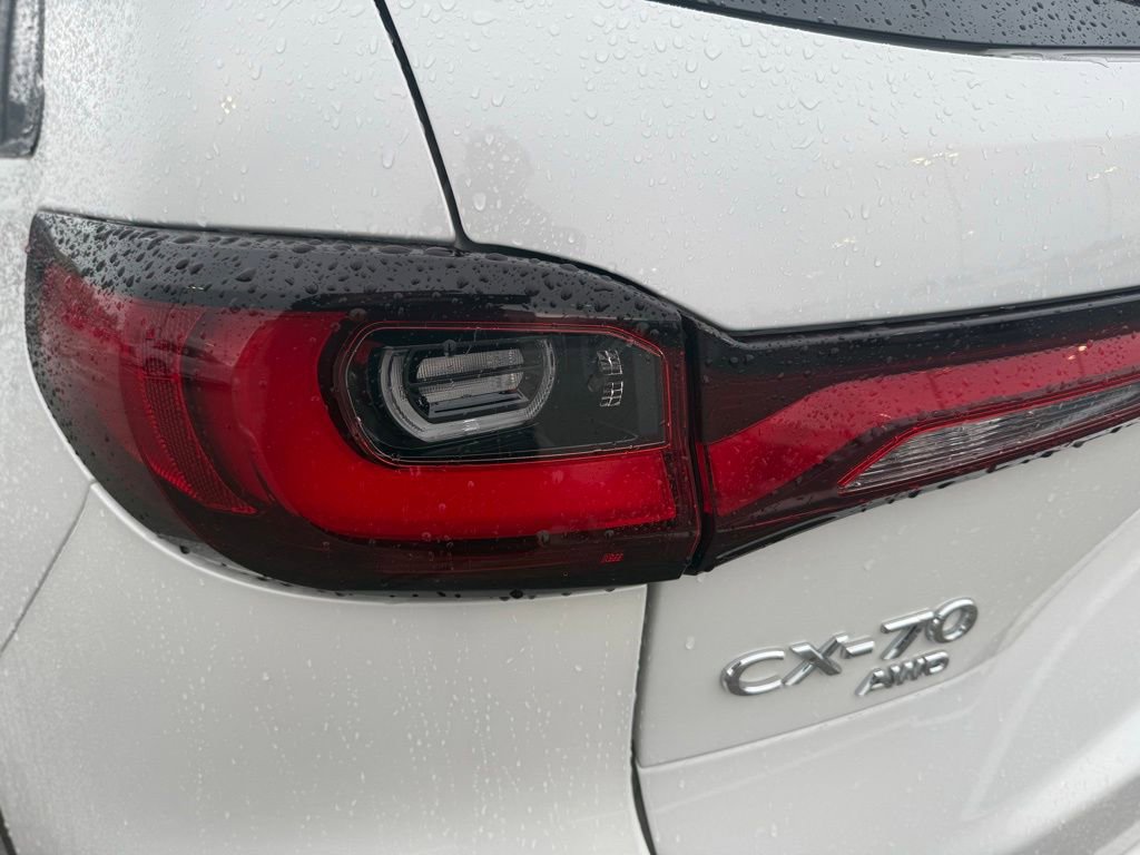 Used 2025 MAZDA CX-70 Plug-In Hybrid w/ Premium Pkg AWD/4WD image 10