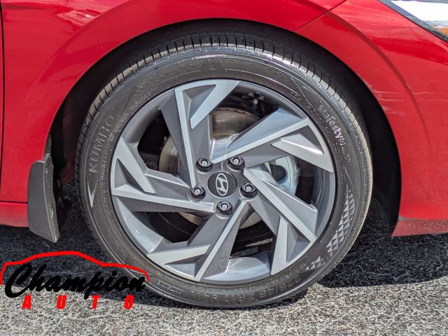 Used 2025 Hyundai Elantra Sport FWD image 12