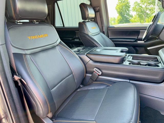 Used 2025 Ford Expedition Tremor AWD/4WD image 9