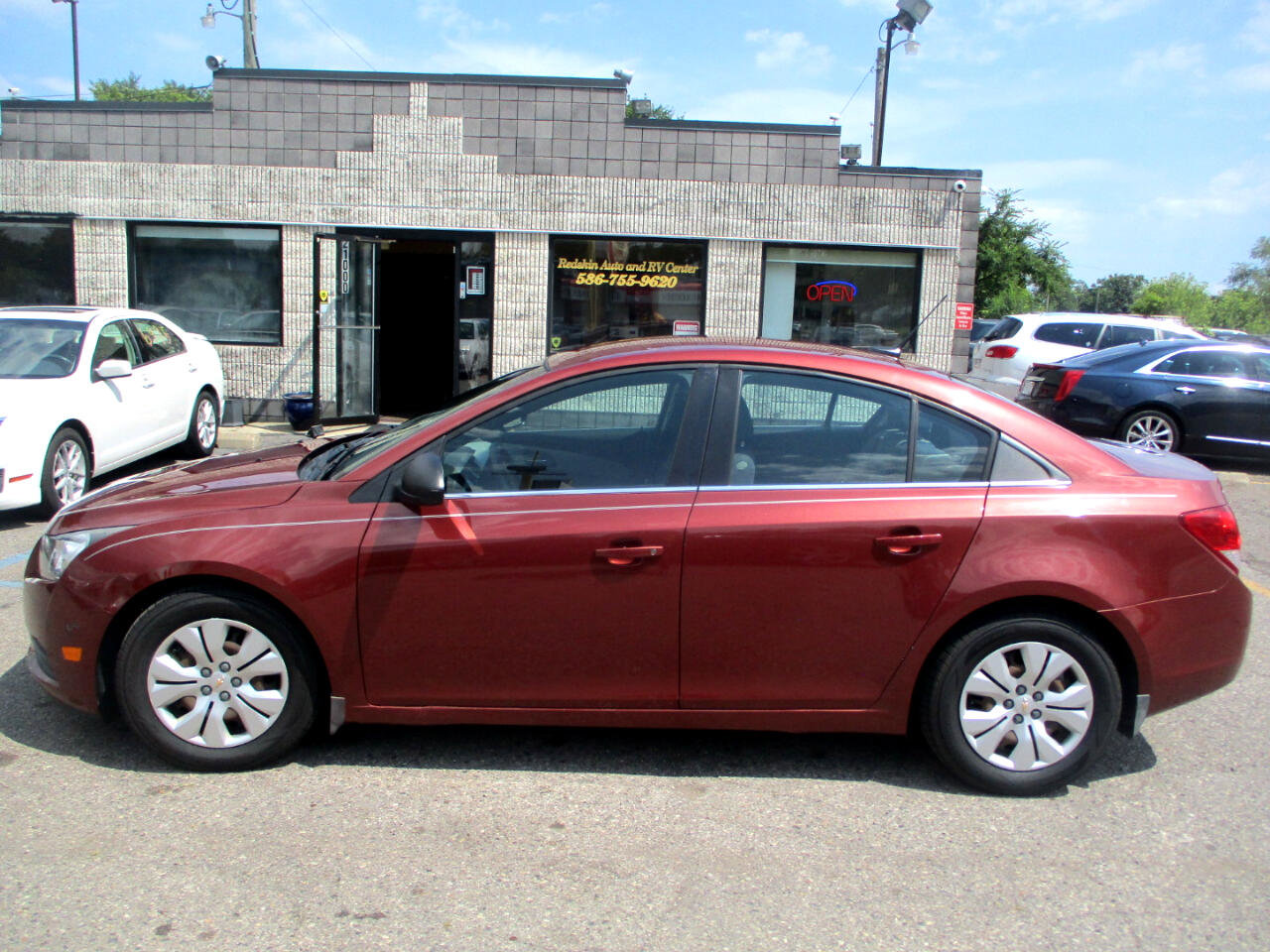 Used 2012 Chevrolet Cruze LS w/ Connectivity Package FWD image 4
