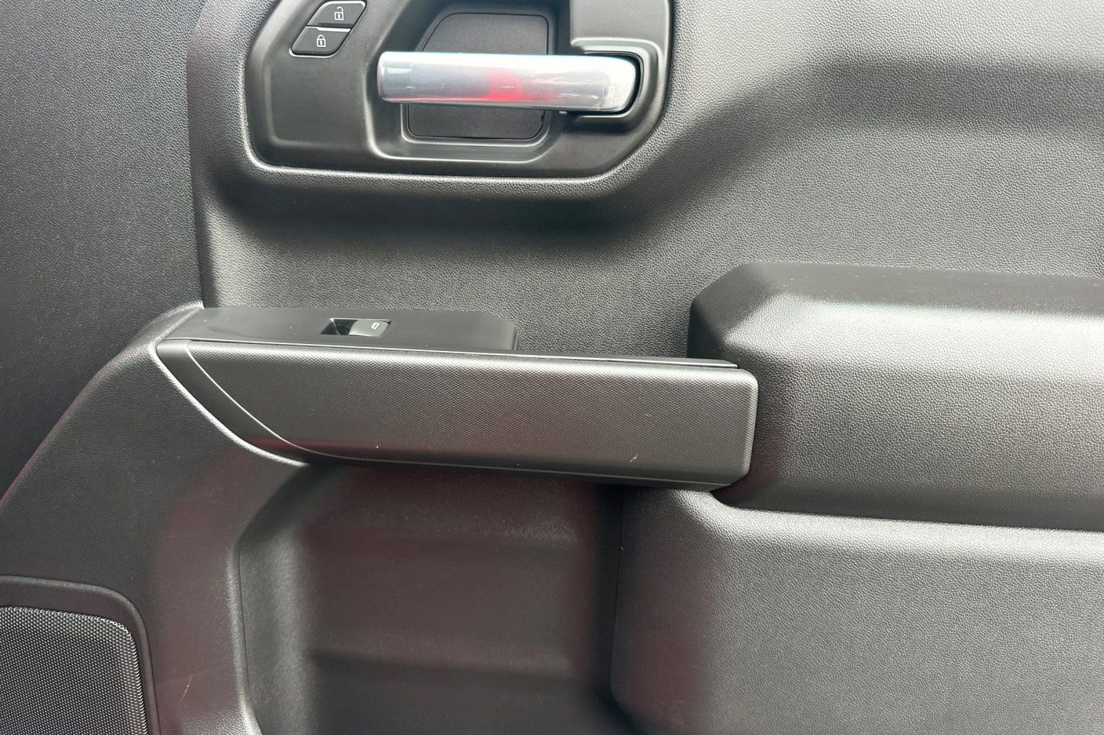 Used 2025 Chevrolet Silverado 1500 Custom image 21