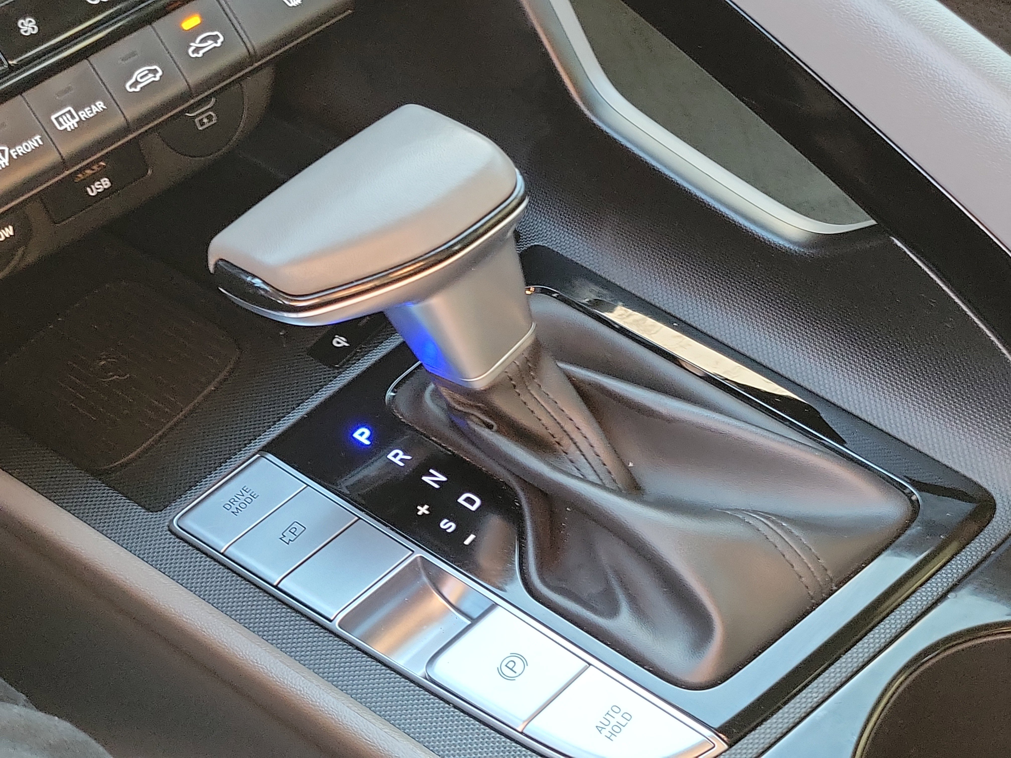 Certified 2025 Hyundai Elantra SEL image 13