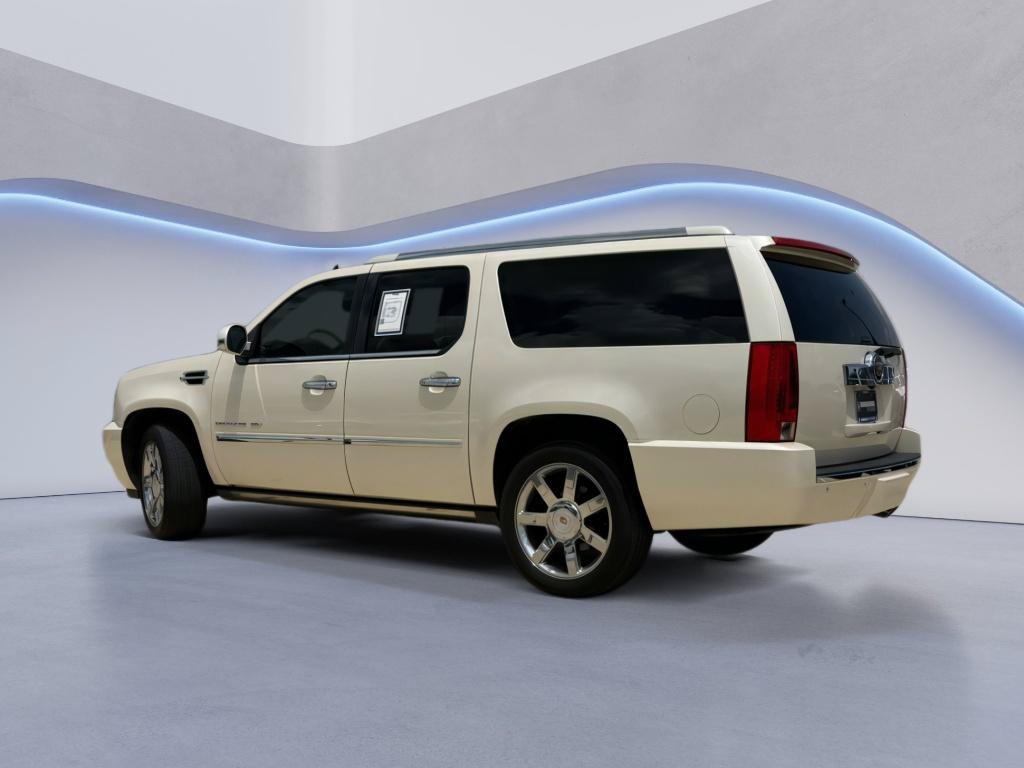 Used 2013 Cadillac Escalade ESV Luxury RWD image 3