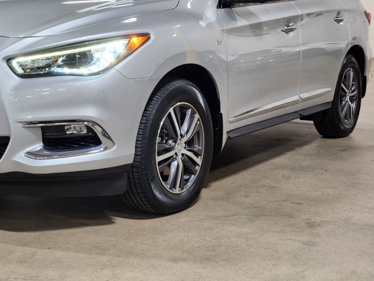 Used 2019 INFINITI QX60 Luxe w/ Essential Package image 17