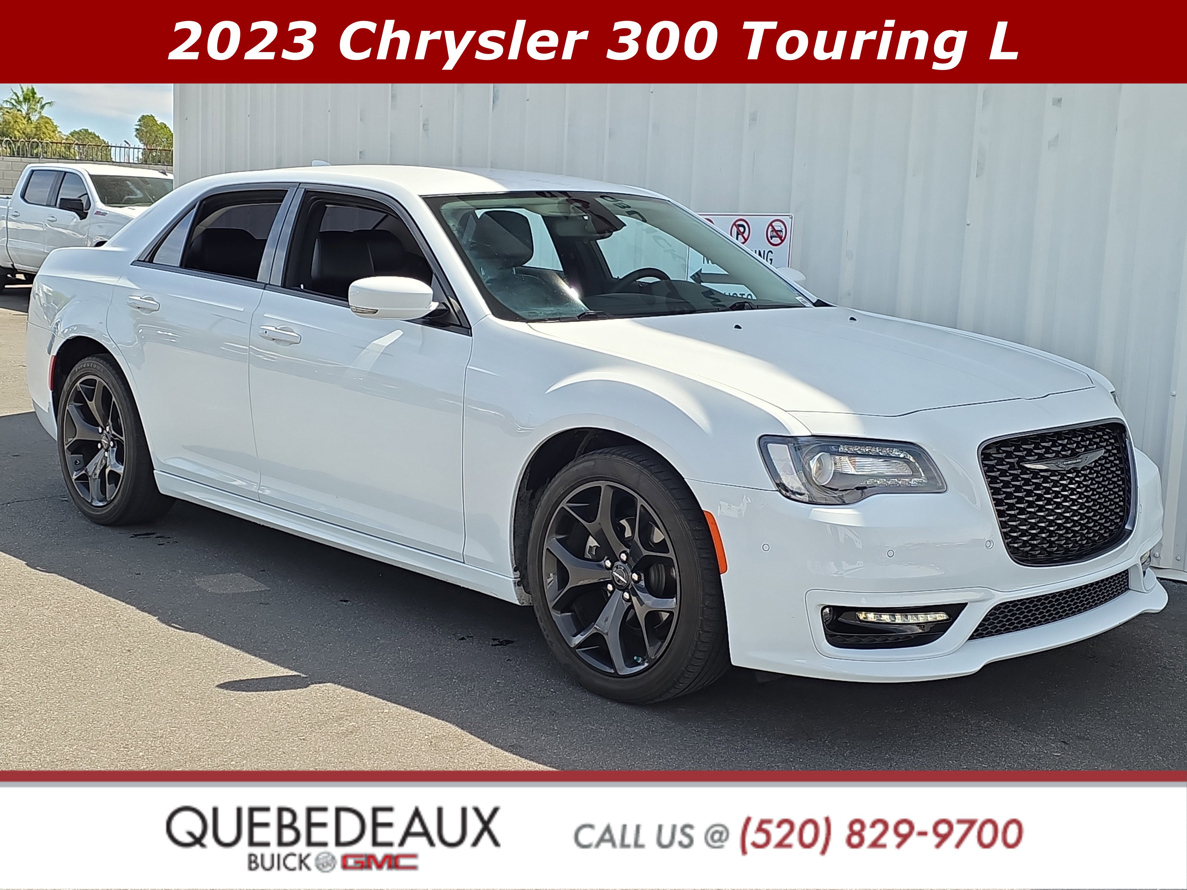 Used 2023 Chrysler 300 Touring L image 1