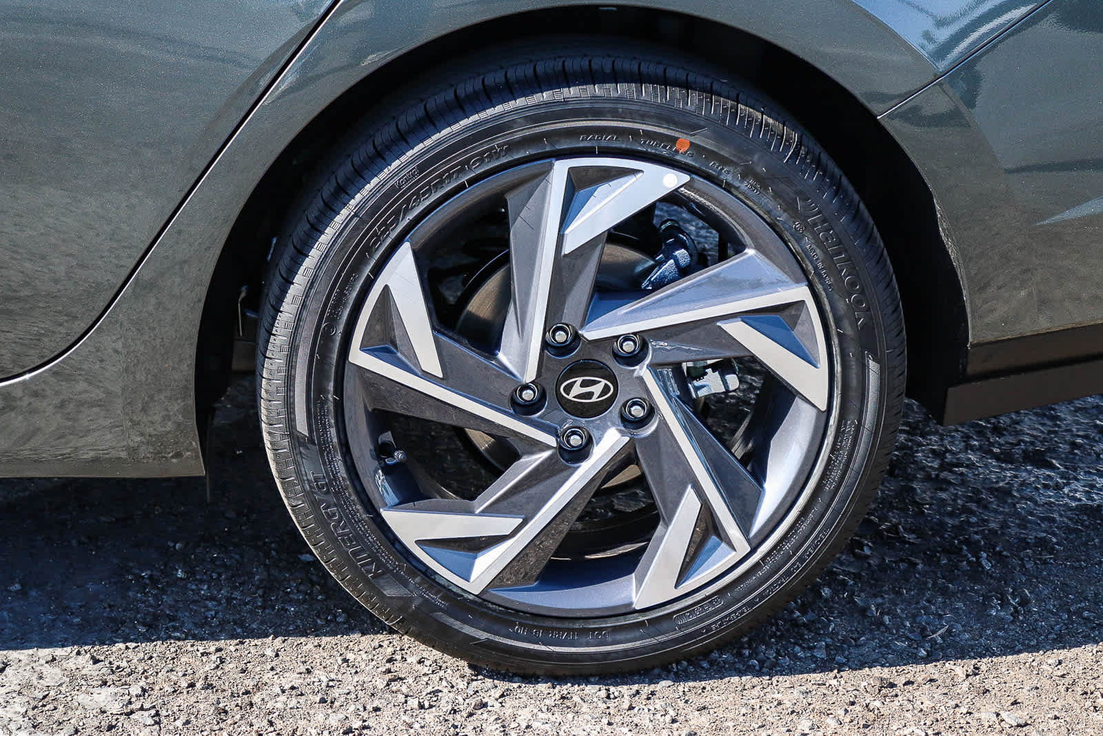 New 2026 Hyundai Elantra Limited FWD image 13
