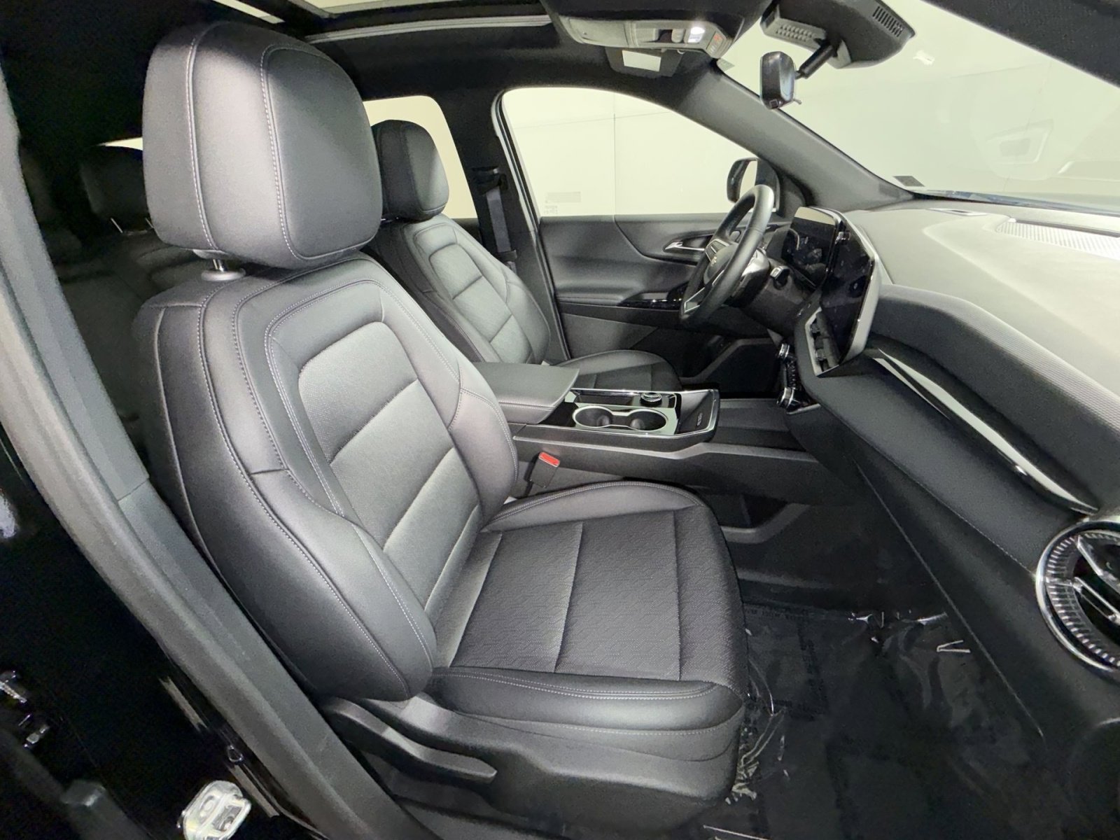 Used 2026 Chevrolet Equinox LT w/ Convenience Package II image 27