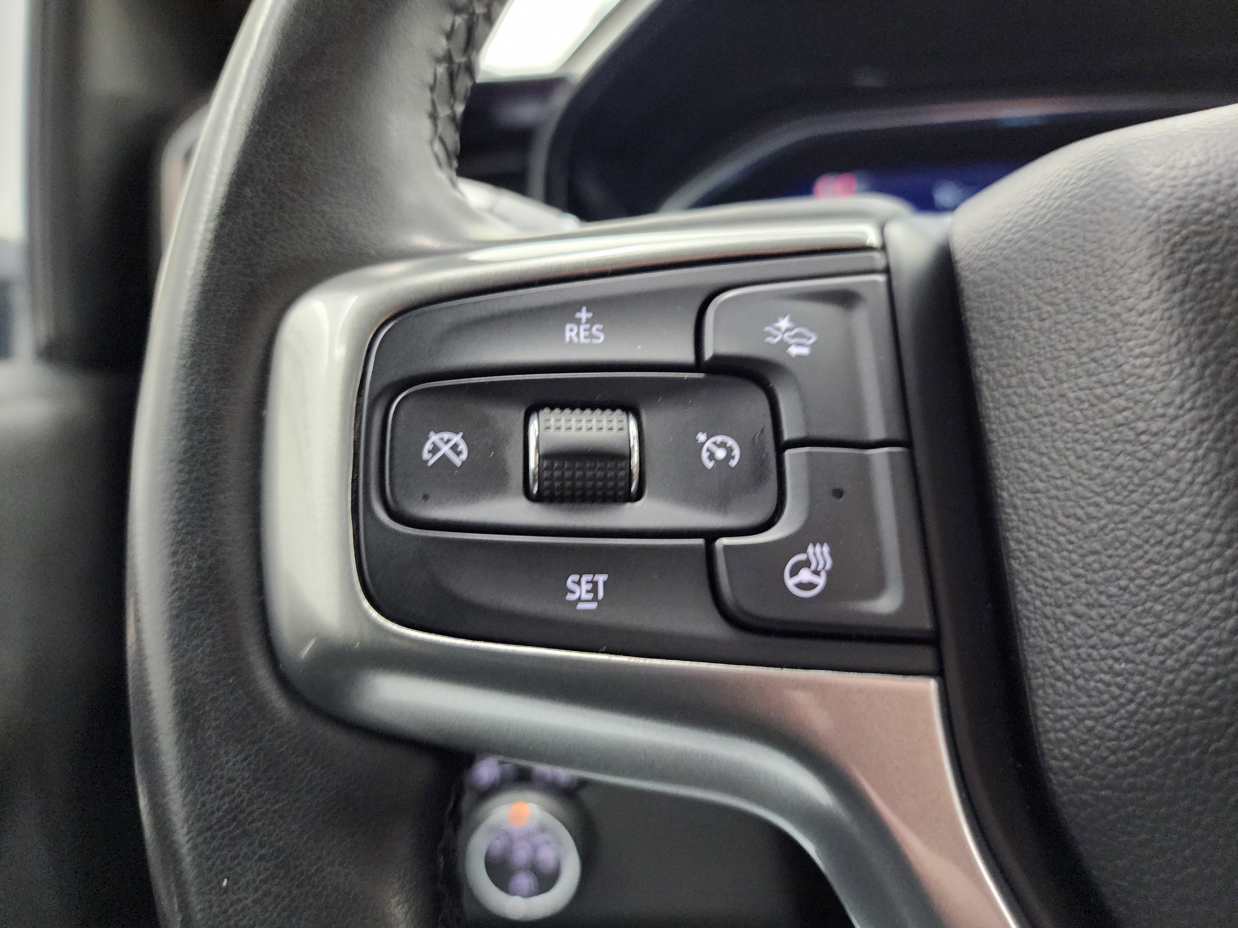 Used 2024 Chevrolet Silverado 3500 LT w/ Convenience Package image 16