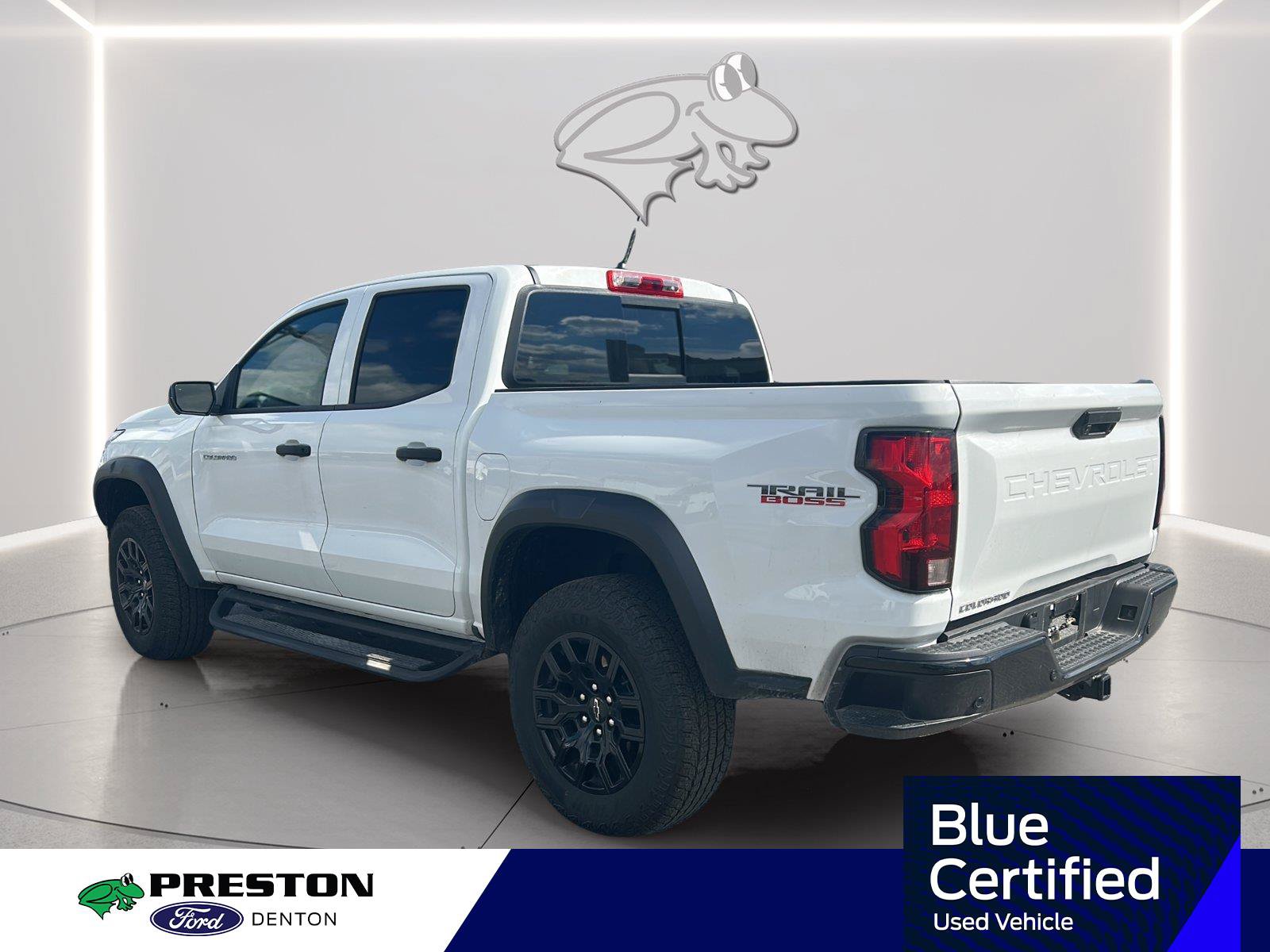 Used 2025 Chevrolet Colorado Trail Boss AWD/4WD image 3
