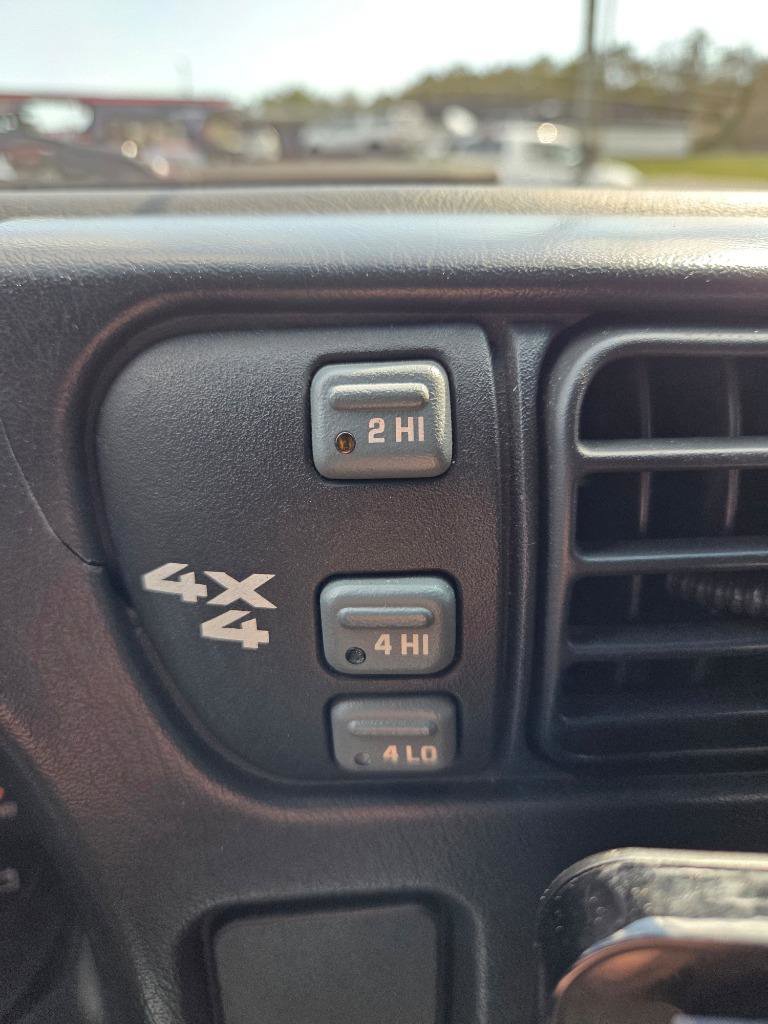 Used 2001 Chevrolet S10 Pickup LS AWD/4WD image 11