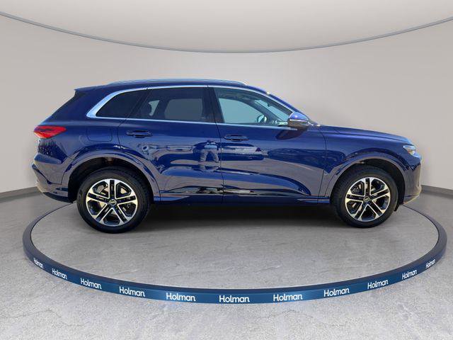 Certified 2025 Audi Q5 Premium w/ Convenience Package AWD/4WD image 5