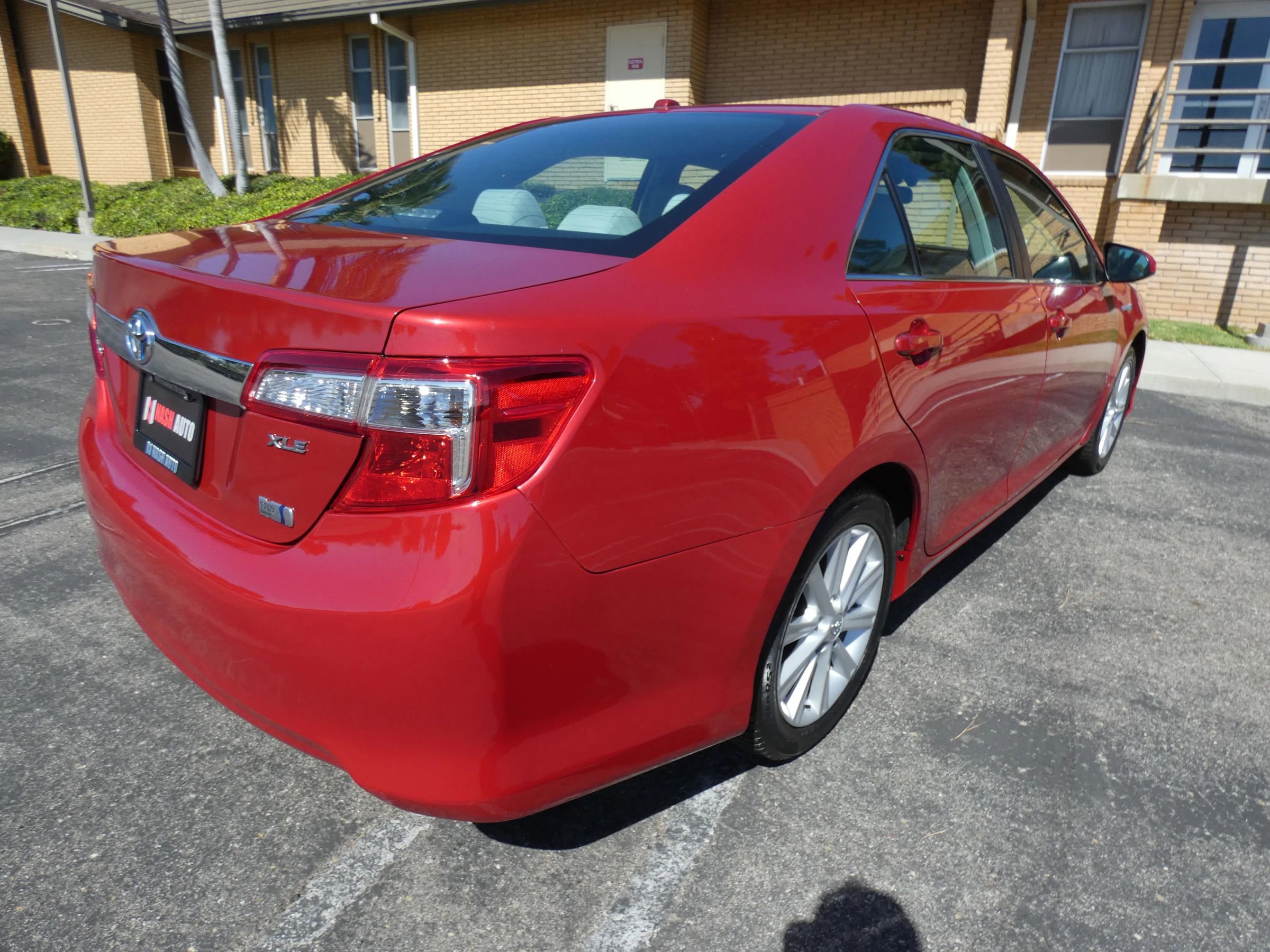 Used 2013 Toyota Camry XLE w/ Convenience Pkg image 8