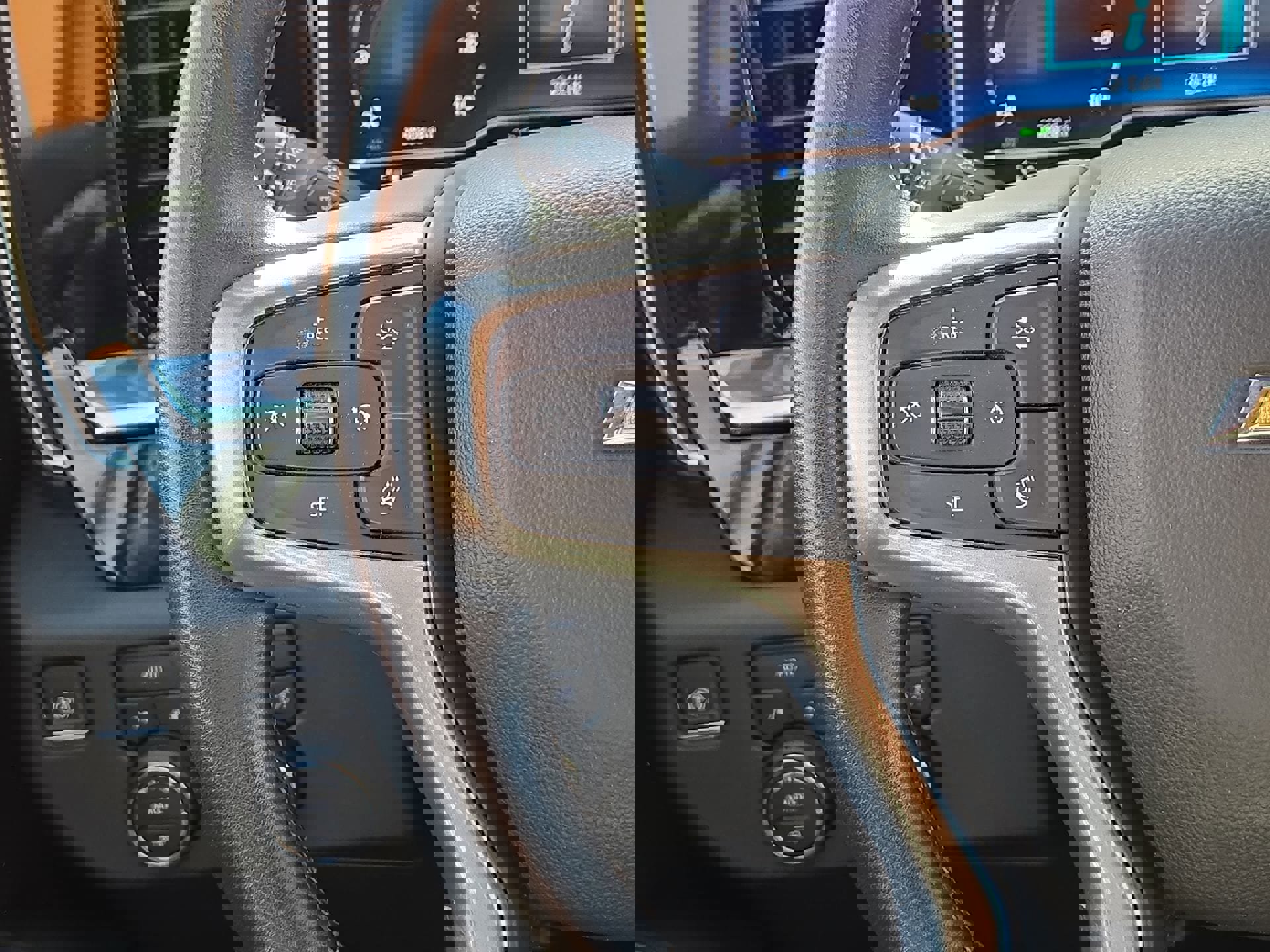 Used 2024 Chevrolet Silverado 1500 LT image 21