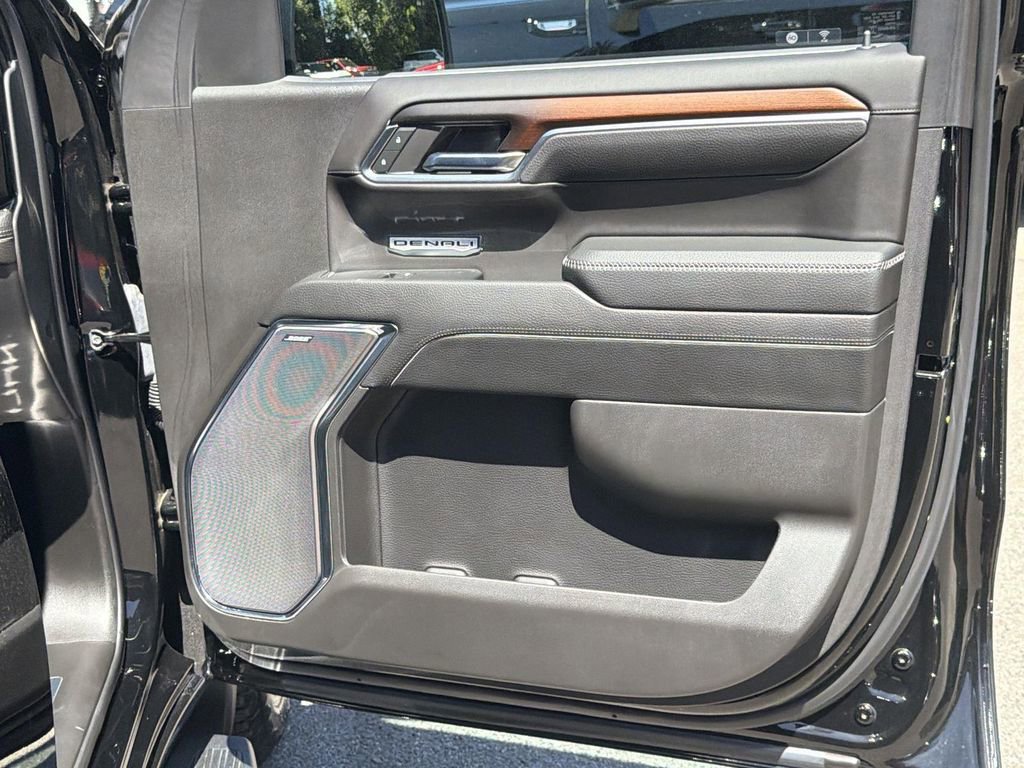Used 2024 GMC Sierra 1500 Denali w/ Technology Package image 30