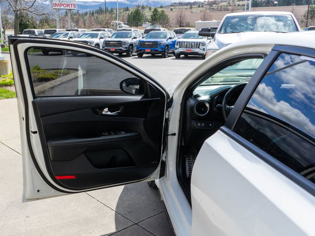 Used 2023 Kia Forte GT image 16