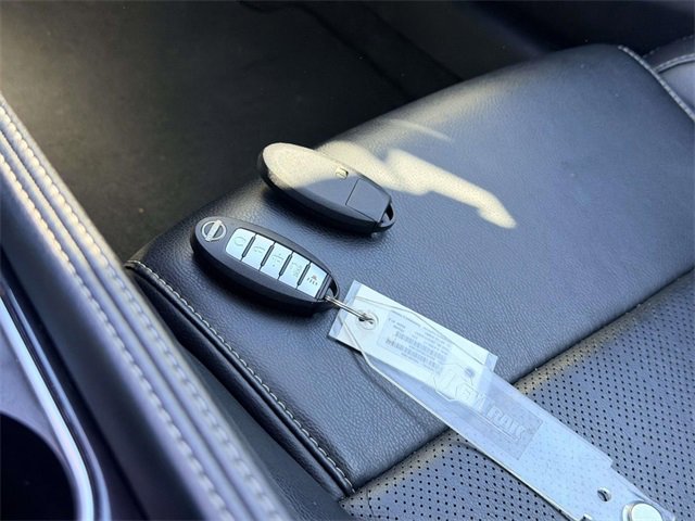 Used 2023 Nissan Maxima SL image 3