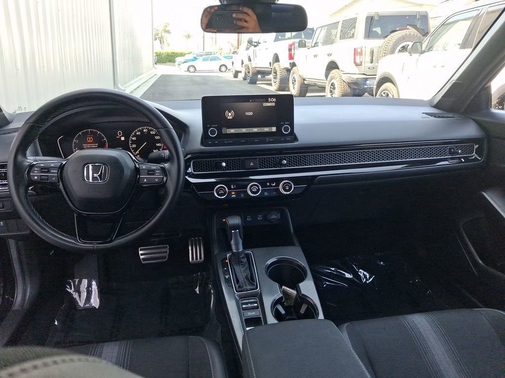Used 2025 Honda Civic Sport image 12