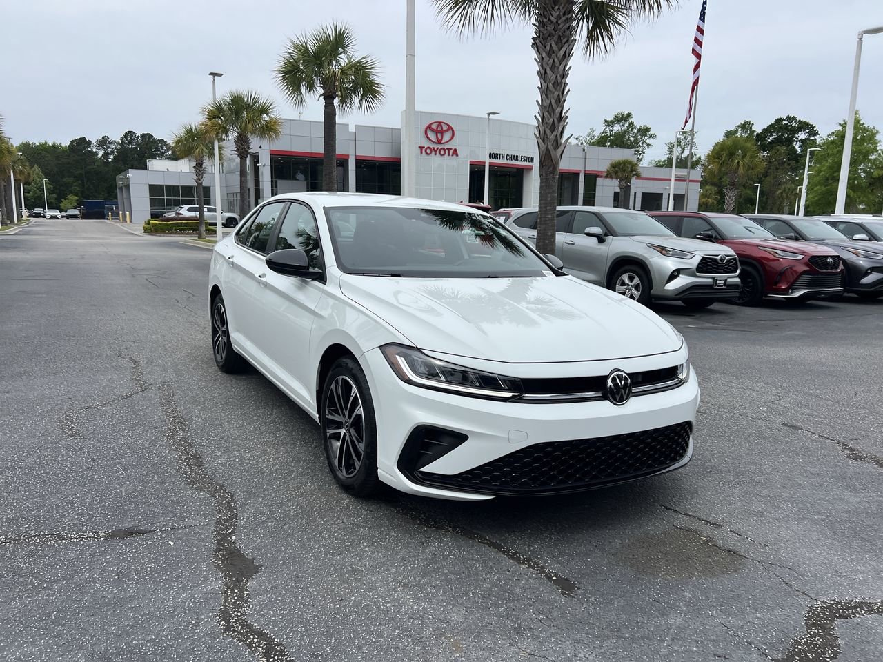 Used 2025 Volkswagen Jetta Sport image 2