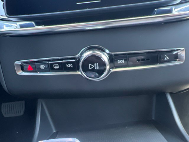 New 2026 Volvo XC90 B6 Plus w/ Protection Package AWD/4WD image 18