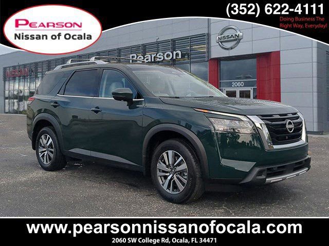 Certified 2025 Nissan Pathfinder SL image 1