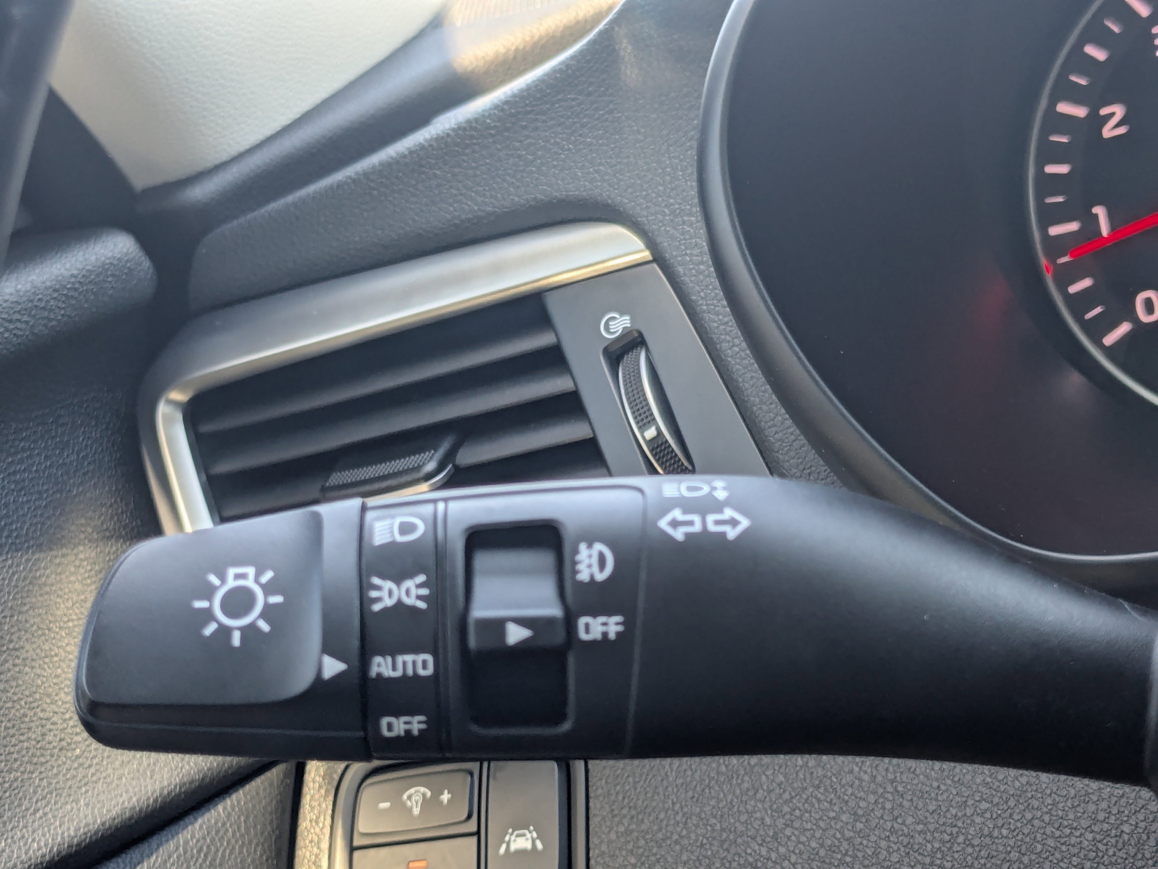 Used 2019 Kia Optima EX image 31