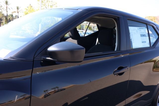 New 2025 Nissan Kicks Play S image 12
