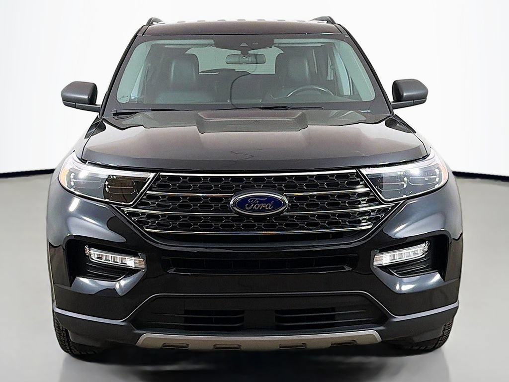 Used 2023 Ford Explorer XLT w/ Equipment Group 202A AWD/4WD image 14