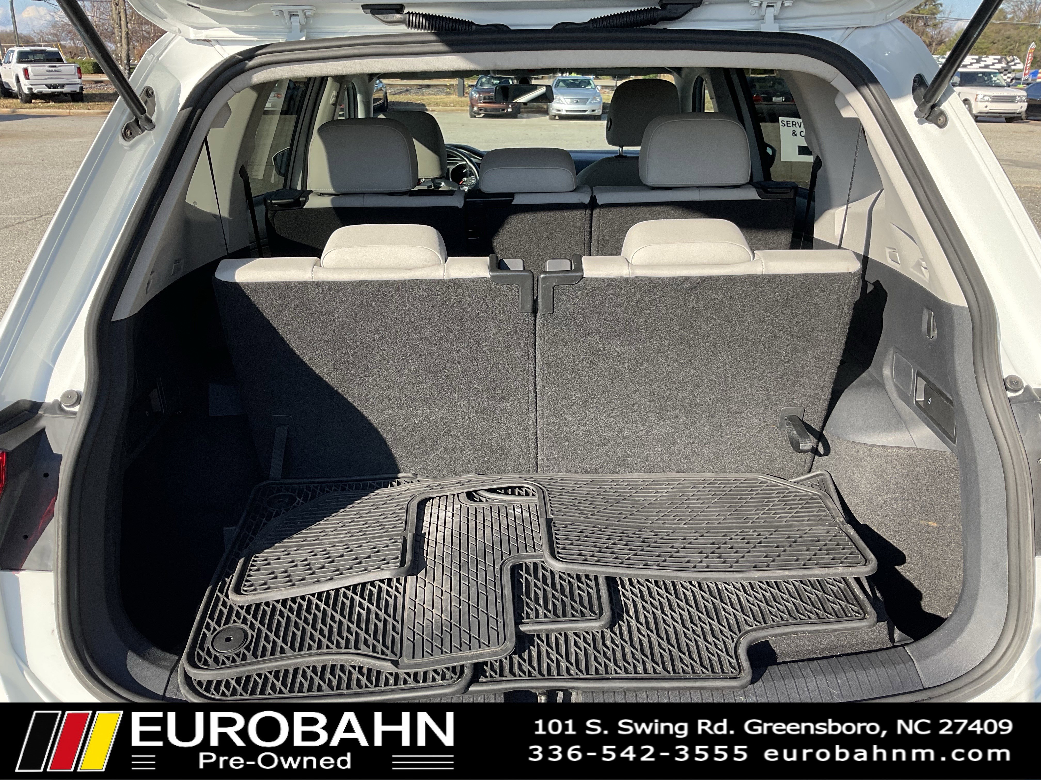 Used 2018 Volkswagen Tiguan SE image 37