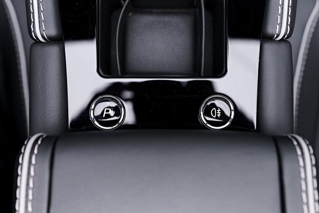 Used 2016 Aston Martin DB9 GT image 82