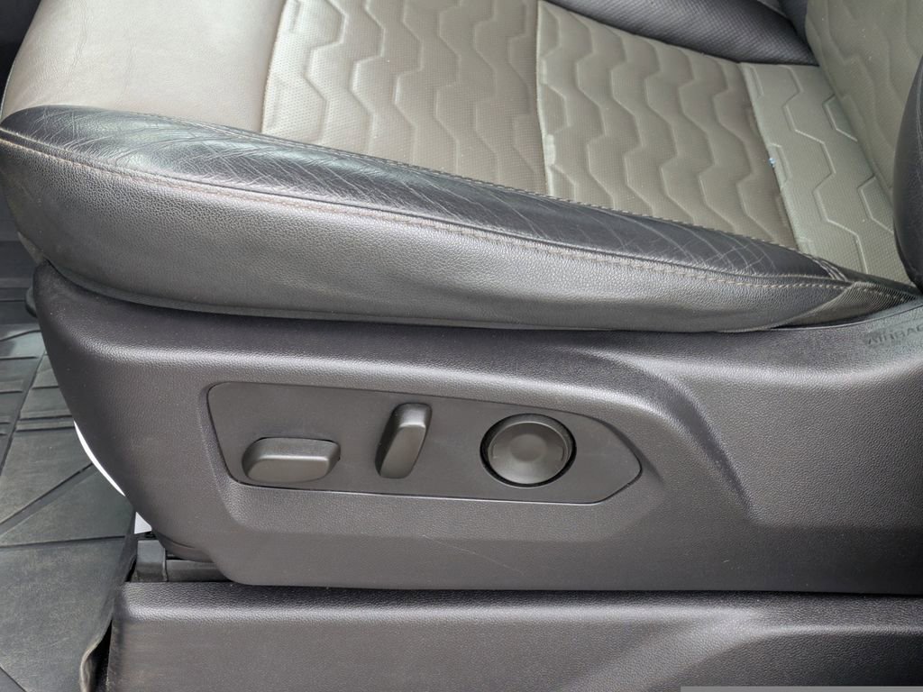 Used 2024 Chevrolet Silverado 1500 ZR2 image 24