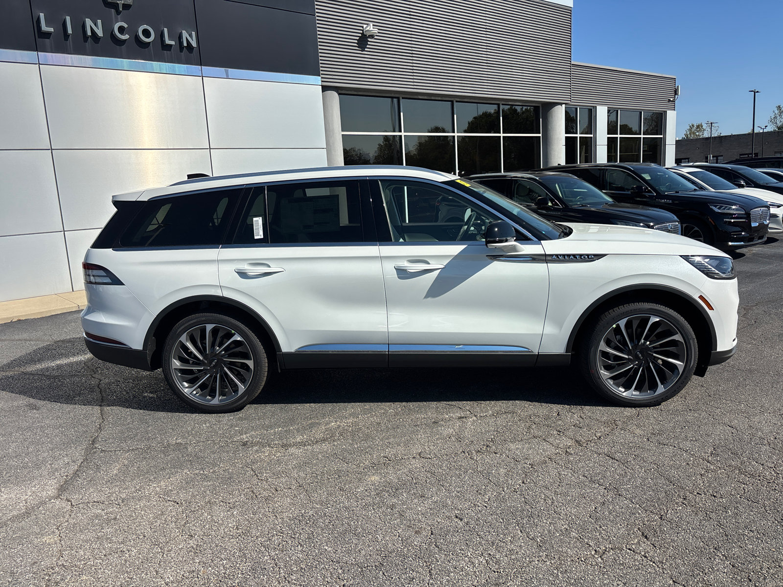 New 2027 Lincoln Aviator Reserve AWD/4WD image 8