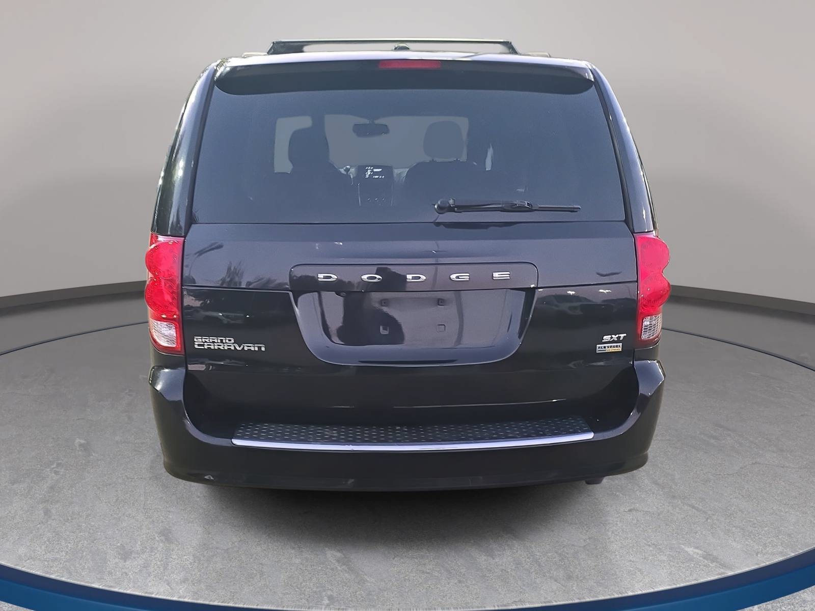 Used 2017 Dodge Grand Caravan SXT FWD image 6