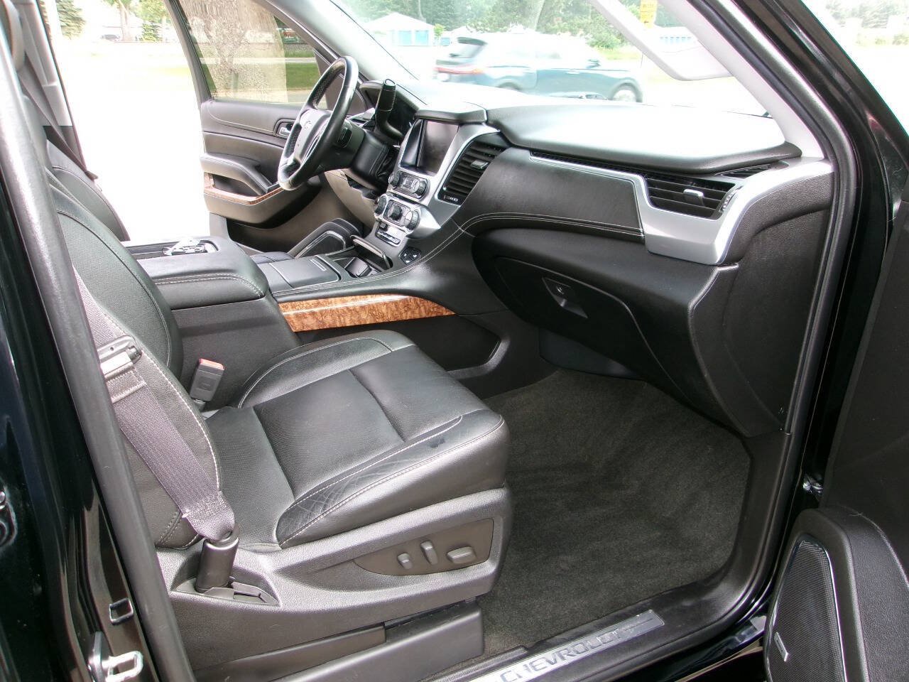 Used 2015 Chevrolet Suburban LTZ AWD/4WD image 13