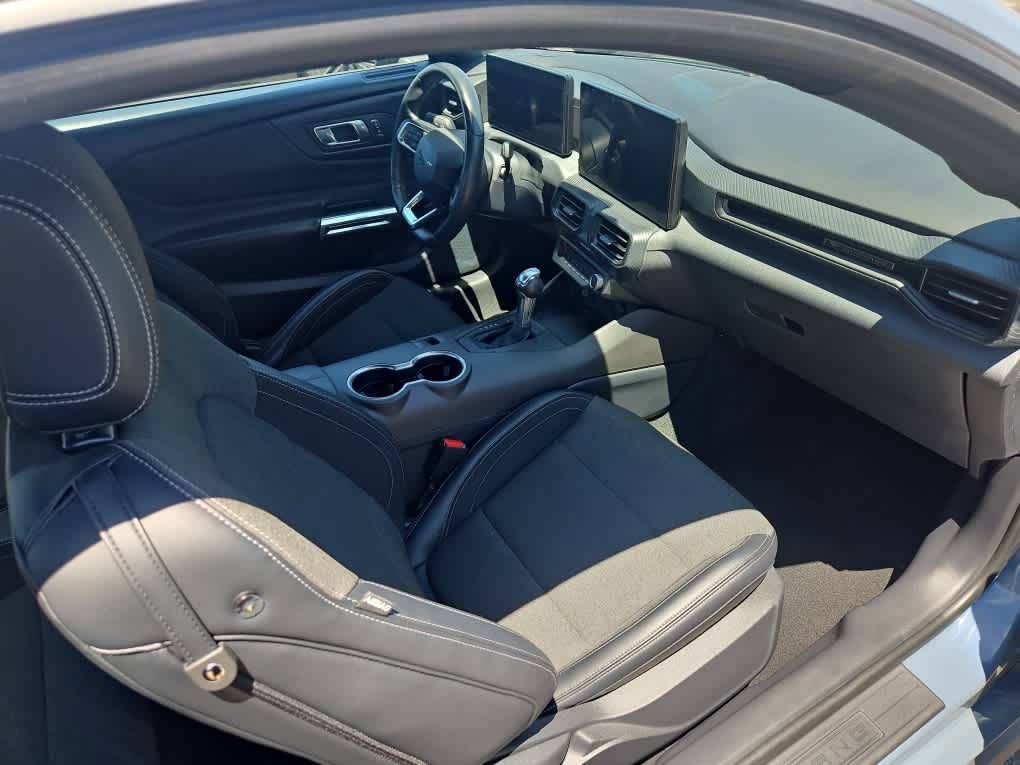 Used 2024 Ford Mustang Coupe RWD image 13
