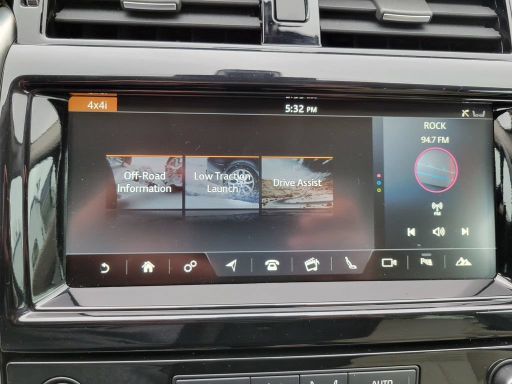 Used 2017 Land Rover Discovery HSE AWD/4WD image 44