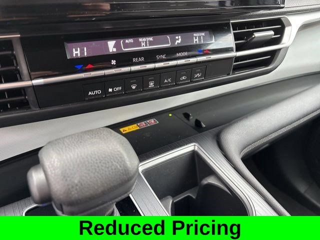 Used 2025 Toyota Sienna LE FWD image 23