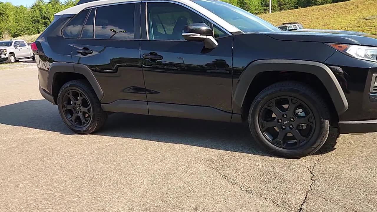 Used 2021 Toyota RAV4 TRD Off-Road image 10