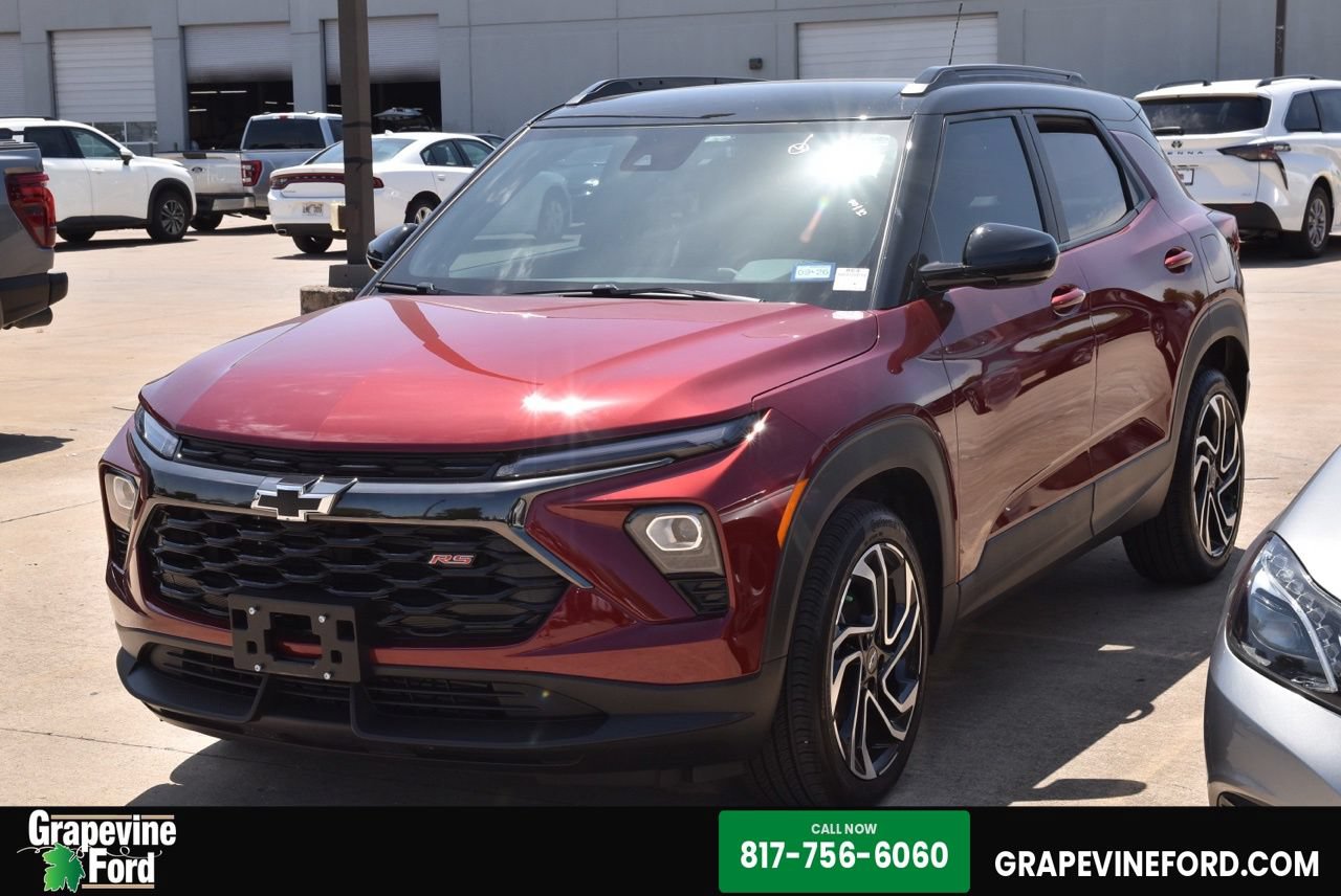 Used 2025 Chevrolet TrailBlazer RS w/ Driver Confidence Package FWD image 1