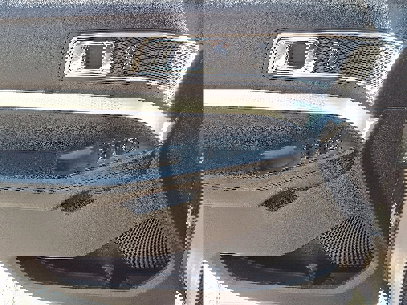 Used 2017 Ford Explorer XLT w/ Equipment Group 201A image 13