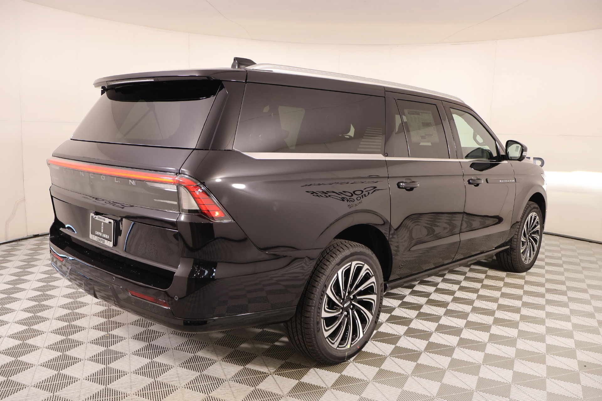 New 2027 Lincoln Navigator L Black Label AWD/4WD image 22
