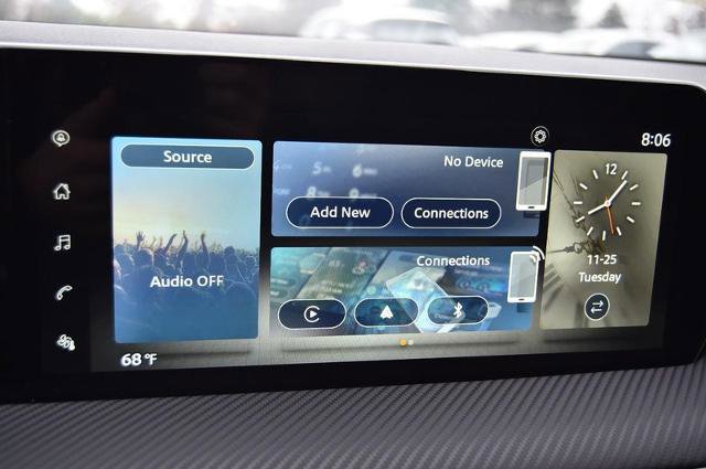 New 2025 Nissan Kicks SR image 17