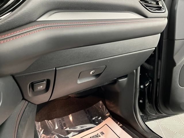 Used 2025 Dodge Durango GT RWD image 38