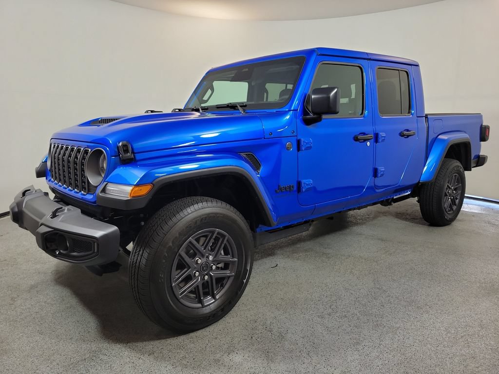 Used 2026 Jeep Gladiator Sport AWD/4WD image 3