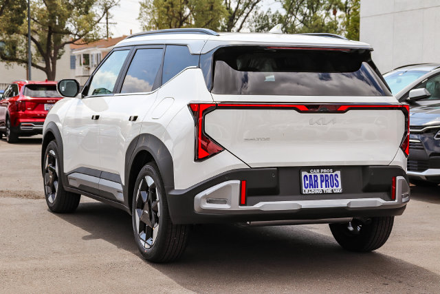 New 2027 Kia Seltos EX FWD image 14