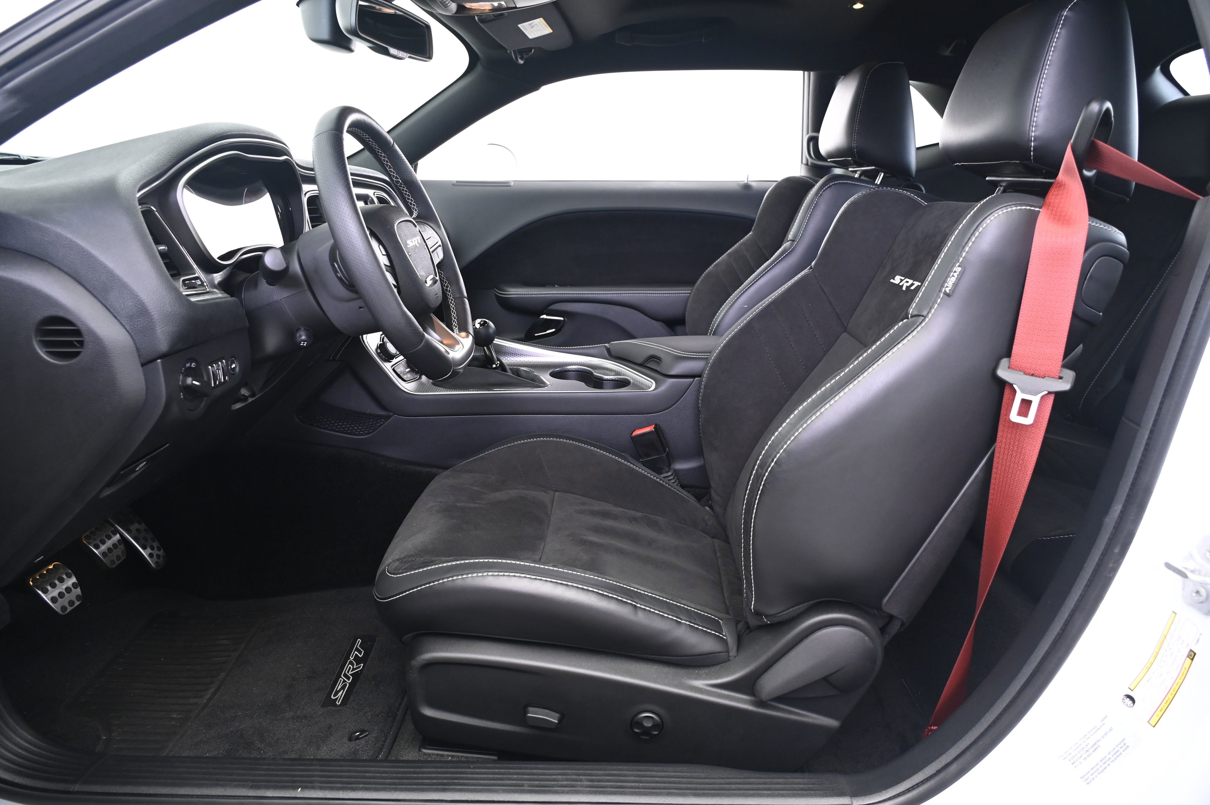 Used 2015 Dodge Challenger SRT Hellcat image 25