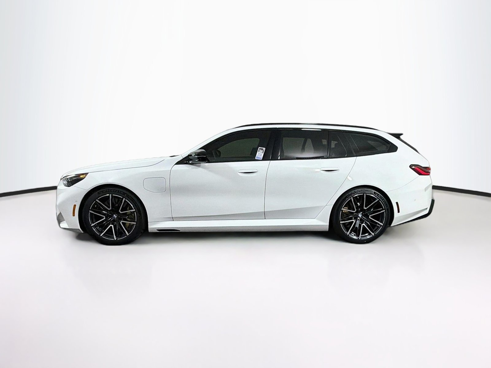 Used 2027 BMW M5 Touring AWD/4WD image 4