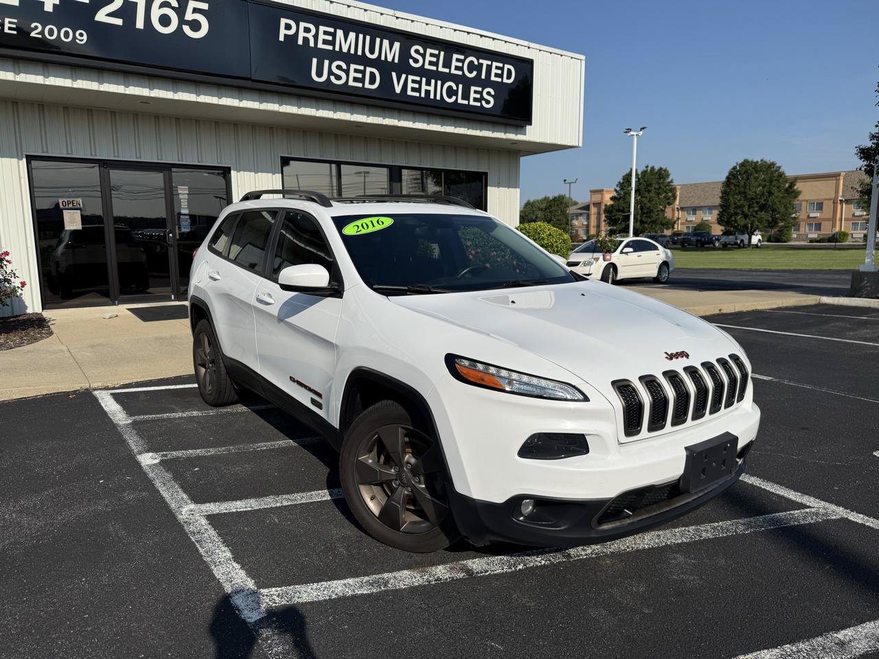 Used 2016 Jeep Cherokee 75th Anniversary FWD image 7