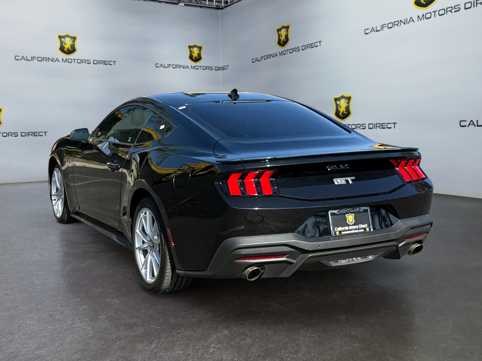 Used 2024 Ford Mustang GT Premium image 3